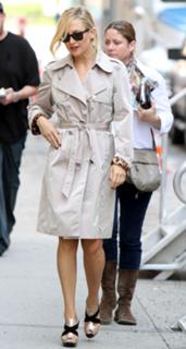Kate Hudson feet photo thumbnail