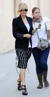 Kate Hudson feet photo thumbnail