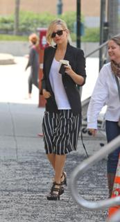 Kate Hudson feet photo thumbnail