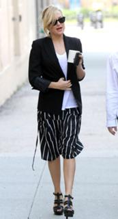 Kate Hudson feet photo thumbnail