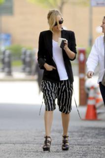 Kate Hudson feet photo thumbnail