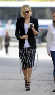 Kate Hudson feet photo thumbnail