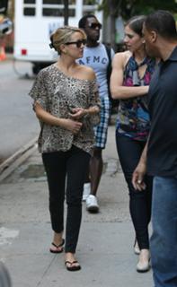 Kate Hudson feet photo thumbnail