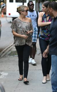 Kate Hudson feet photo thumbnail