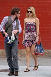 Kate Hudson feet photo thumbnail