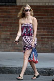 Kate Hudson feet photo thumbnail