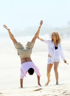Kate Hudson feet photo thumbnail