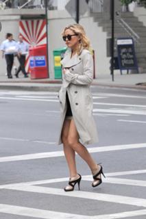 Kate Hudson feet photo thumbnail