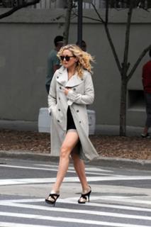 Kate Hudson feet photo thumbnail