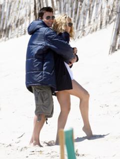 Kate Hudson feet photo thumbnail