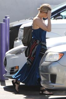 Kate Hudson feet photo thumbnail