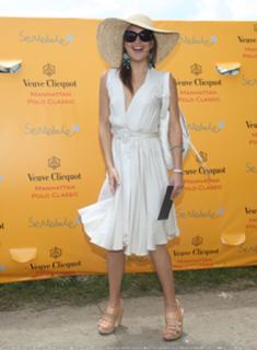 Kate Hudson feet photo thumbnail