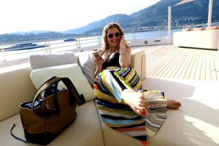 Kate Hudson feet photo thumbnail