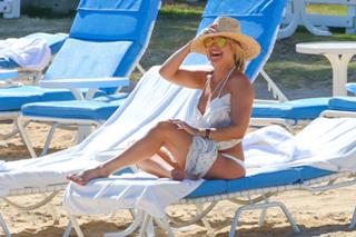 Kate Hudson feet photo thumbnail