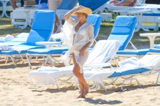Kate Hudson feet photo thumbnail