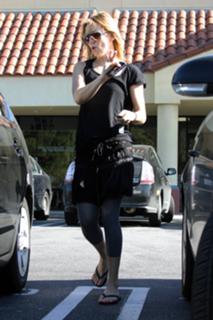 Kate Hudson feet photo thumbnail