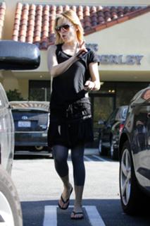Kate Hudson feet photo thumbnail