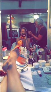 Kate Hudson feet photo thumbnail