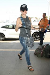 Kate Hudson feet photo thumbnail