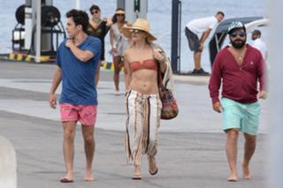 Kate Hudson feet photo thumbnail