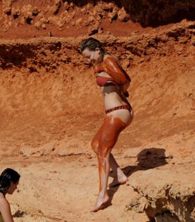Kate Hudson feet photo thumbnail