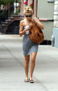 Kate Hudson feet photo thumbnail