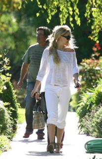 Kate Hudson feet photo thumbnail