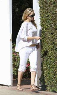 Kate Hudson feet photo thumbnail