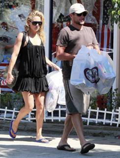 Kate Hudson feet photo thumbnail