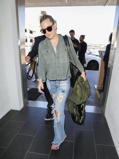 Kate Hudson feet photo thumbnail