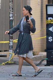 Kate Hudson feet photo thumbnail