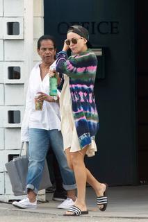 Kate Hudson feet photo thumbnail