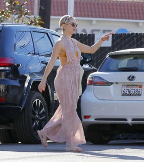 Kate Hudson feet photo thumbnail