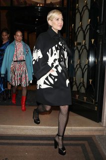 Kate Hudson feet photo thumbnail