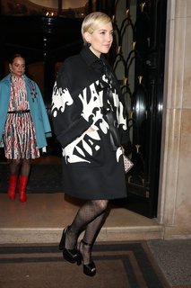 Kate Hudson feet photo thumbnail