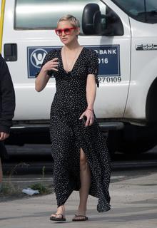 Kate Hudson feet photo thumbnail