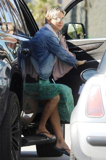 Kate Hudson feet photo thumbnail
