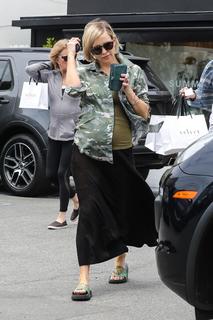 Kate Hudson feet photo thumbnail