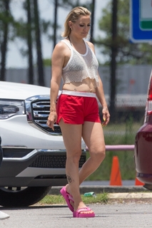 Kate Hudson feet photo thumbnail