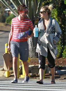 Kate Hudson feet photo thumbnail