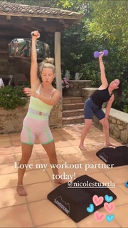 Kate Hudson feet photo thumbnail