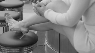 Kate Hudson feet photo thumbnail