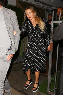Kate Hudson feet photo thumbnail