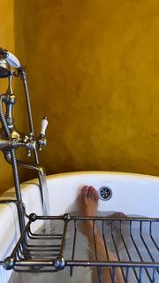 Kate Hudson feet photo thumbnail