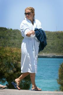 Kate Hudson feet photo thumbnail