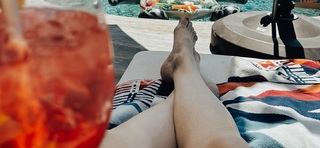 Kate Hudson feet photo thumbnail