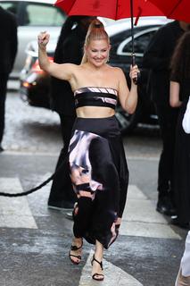 Kate Hudson feet photo thumbnail