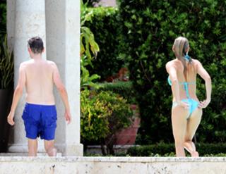 Kate Hudson feet photo thumbnail