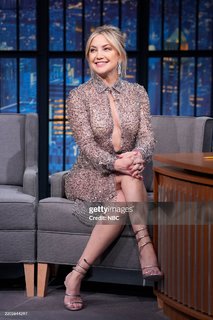 Kate Hudson feet photo thumbnail