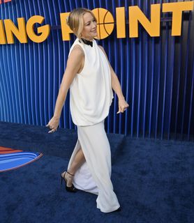 Kate Hudson feet photo 7